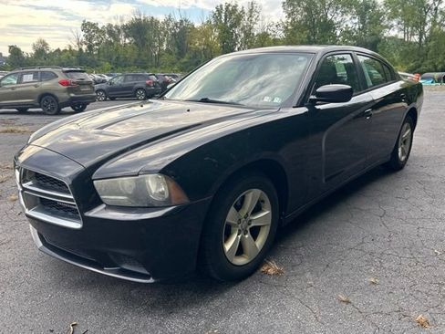 Used 2012 Dodge Charger SE RWD image 7