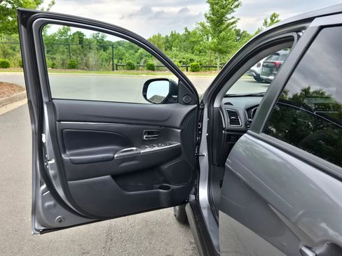 Used 2024 Mitsubishi Outlander Sport AWD image 20