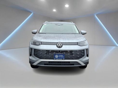 Used 2025 Volkswagen Tiguan S AWD/4WD image 2
