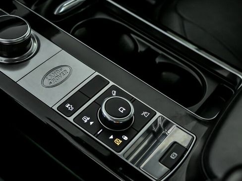 Used 2020 Land Rover Range Rover HSE image 34