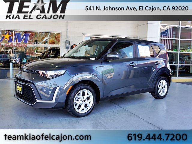 Certified 2025 Kia Soul LX w/ LX Technology Package FWD image 5