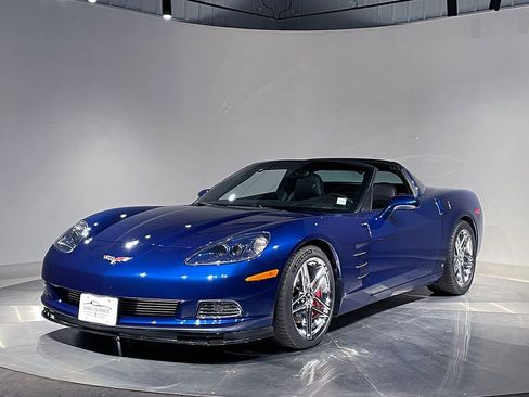 Used 2006 Chevrolet Corvette Coupe w/ Preferred Equipment Group RWD image 2