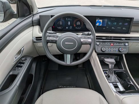 Certified 2026 Hyundai Tucson SE FWD image 16