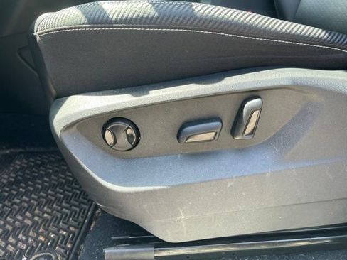 Used 2023 Volkswagen Atlas Cross Sport SE w/ Panoramic Sunroof Package FWD image 24