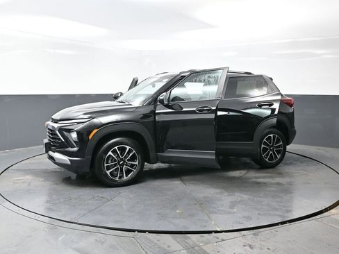 Used 2025 Chevrolet TrailBlazer LT w/ Driver Confidence Package image 59