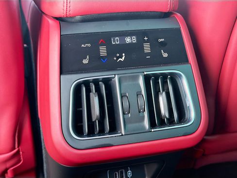 Used 2023 Maserati Grecale Modena AWD/4WD image 21