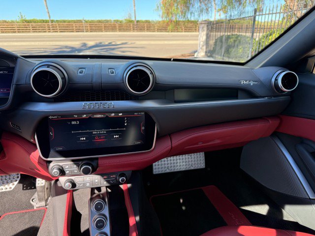 Used 2019 Ferrari Portofino RWD image 13
