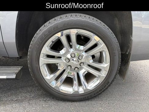Used 2020 Chevrolet Suburban Premier w/ Premier Plus Edition AWD/4WD image 13
