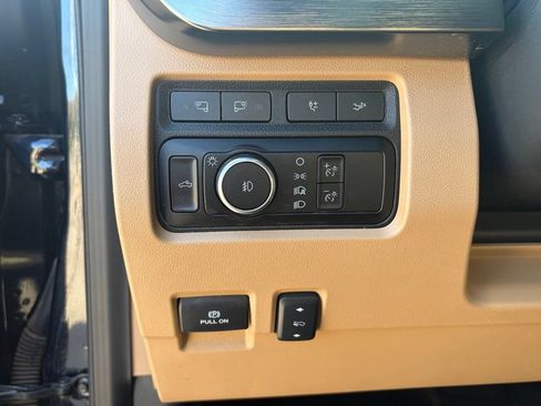 Used 2024 Ford F250 Lariat w/ Lariat Ultimate Package AWD/4WD image 16