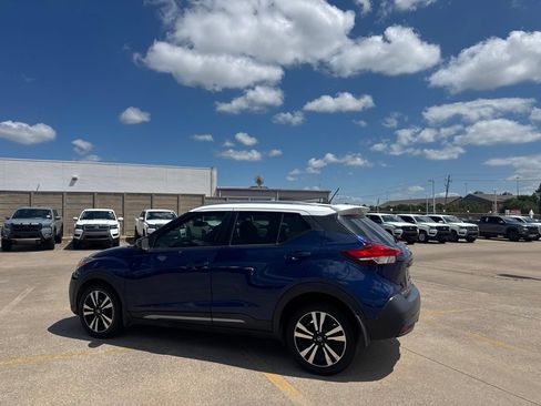 Certified 2019 Nissan Kicks SR w/ SR Premium Package FWD image 13