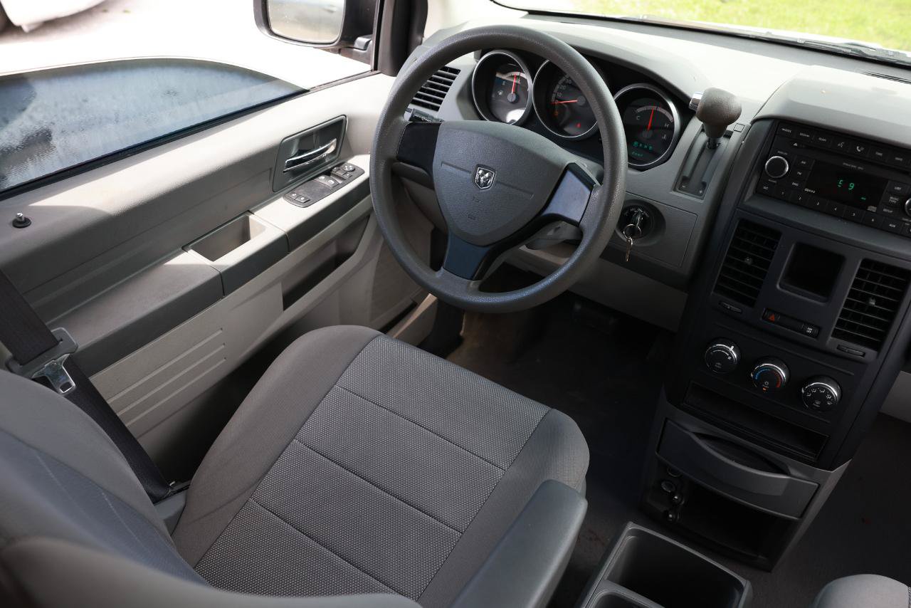 Used 2008 Dodge Grand Caravan SE FWD image 21