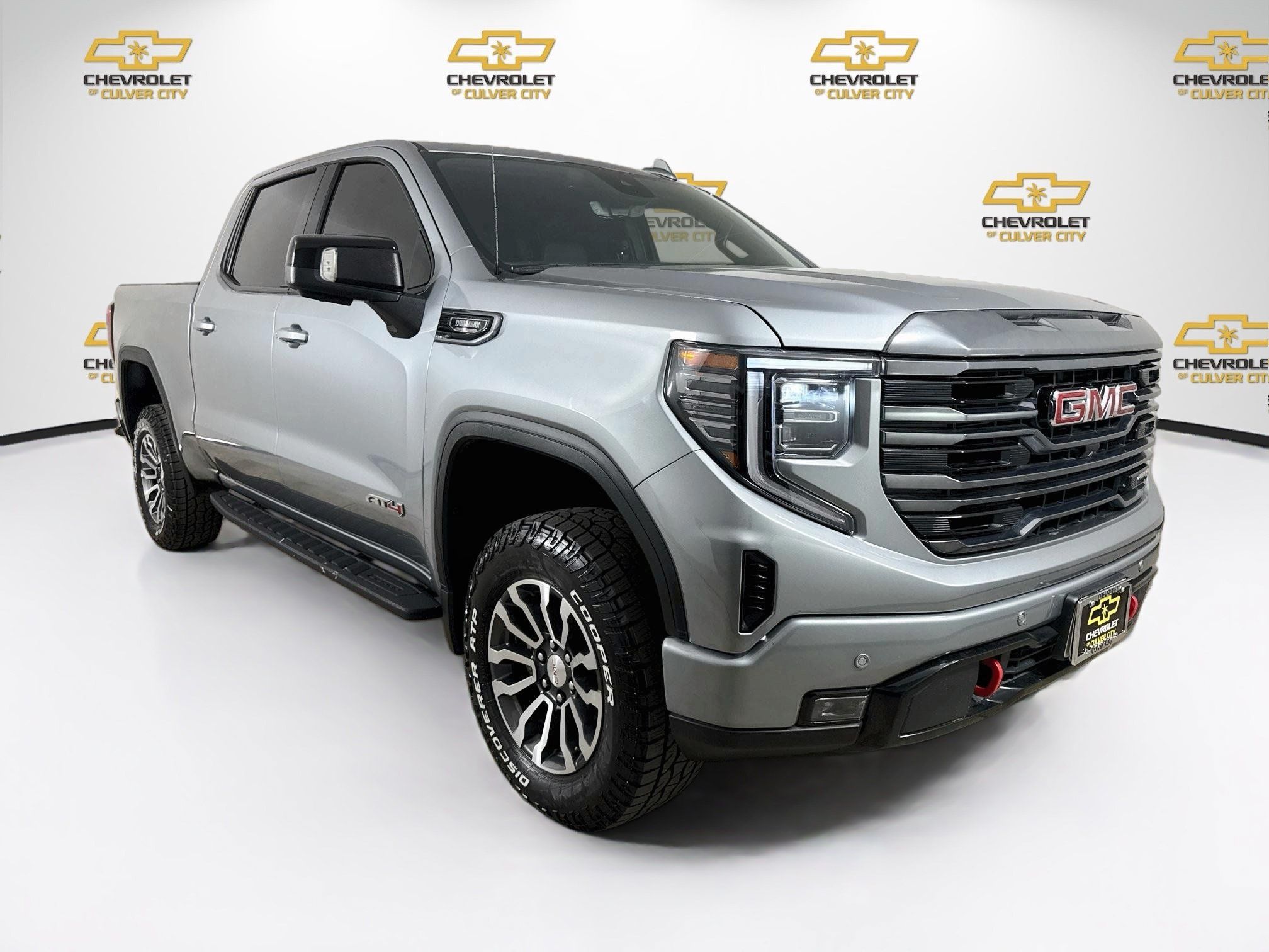 Used 2023 GMC Sierra 1500 AT4 w/ AT4 Premium Package AWD/4WD image 1