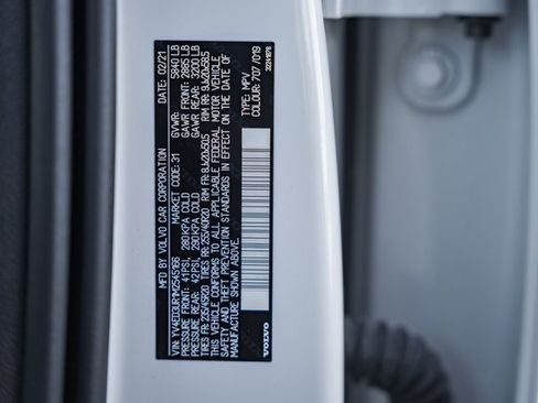 Used 2021 Volvo XC40 P8 Recharge w/ Advanced Package image 39