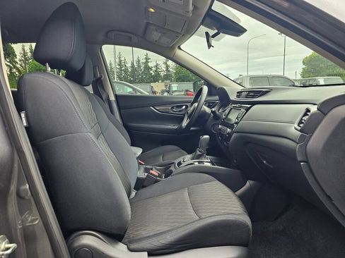 Used 2019 Nissan Rogue SV AWD/4WD image 10