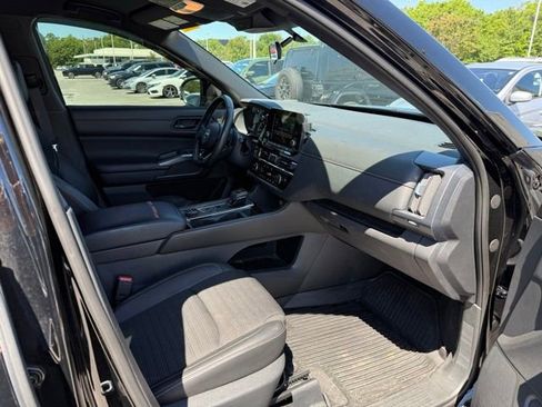 Used 2024 Nissan Pathfinder Rock Creek AWD/4WD image 11