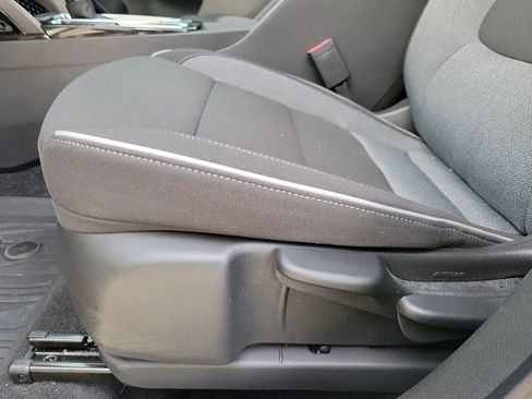 Used 2024 Chevrolet TrailBlazer LT w/ LT Cold Weather Package image 12