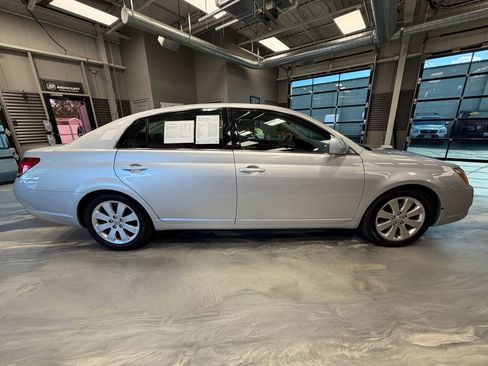Used 2005 Toyota Avalon XLS FWD image 30