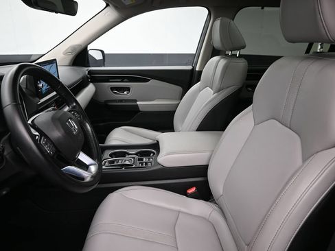 Certified 2024 Honda Pilot Touring image 13
