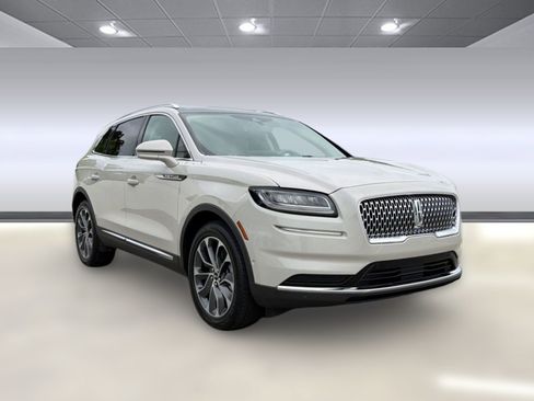 Used 2022 Lincoln Nautilus Reserve w/ Equipment Group 201A AWD/4WD image 6