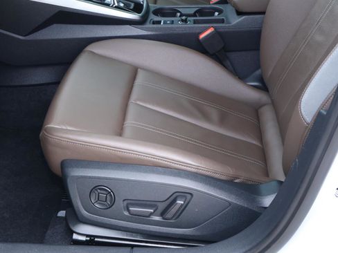 Used 2023 Chrysler 300 Touring L w/ Popular Equipment Group image 44