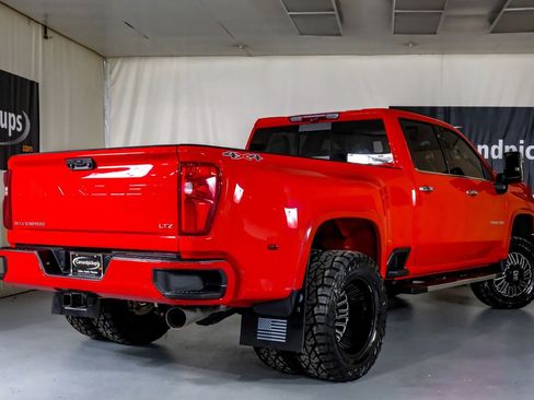 Used 2024 Chevrolet Silverado 3500 LTZ w/ LTZ Plus Package image 9