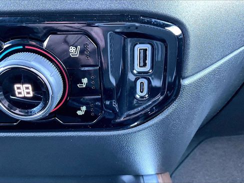 Used 2024 Chevrolet Silverado 2500 High Country w/ Technology Package image 33