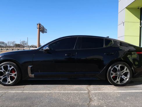 Used 2018 Kia Stinger GT2 image 7