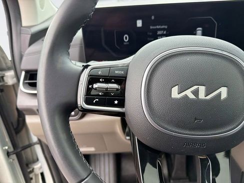 Used 2025 Kia Carnival SX image 26