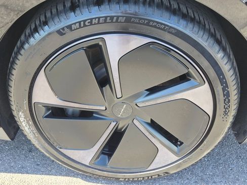 Used 2024 Lucid Air Touring AWD/4WD image 11