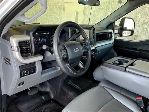 Used 2024 Ford F250 XL w/ XL Chrome Package image 16