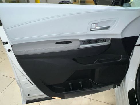 New 2026 Toyota Sienna XLE image 14