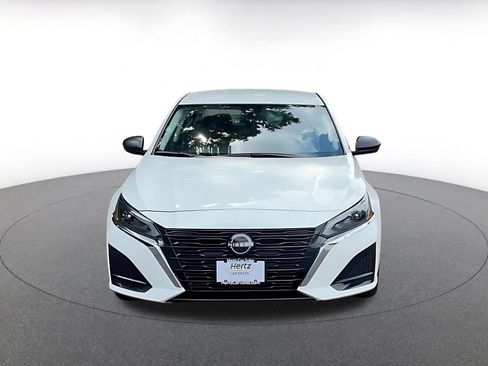 Used 2025 Nissan Altima 2.5 SV FWD image 4