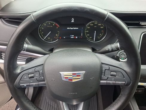 Used 2021 Cadillac XT4 Luxury w/ Cold Weather Package image 12