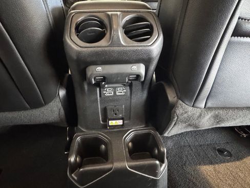 Used 2023 Jeep Gladiator Overland image 24