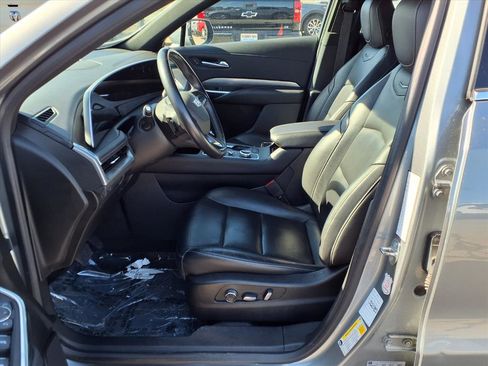 Used 2024 Cadillac XT4 Premium Luxury image 15