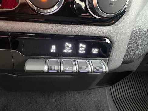 Used 2025 RAM 1500 Big Horn AWD/4WD image 24