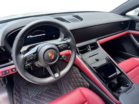Used 2026 Porsche Panamera image 10