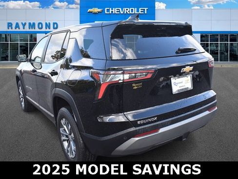 New 2025 Chevrolet Equinox LT w/ Safety and Technology Package image 5