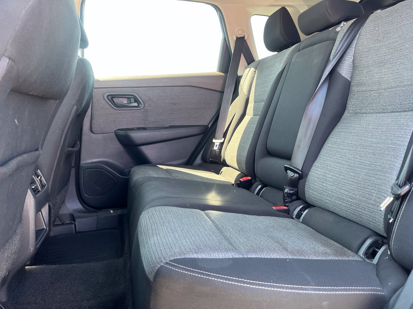 Used 2021 Nissan Rogue S FWD image 12