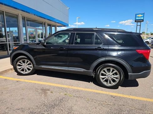 Used 2023 Ford Explorer XLT w/ Equipment Group 202A AWD/4WD image 9