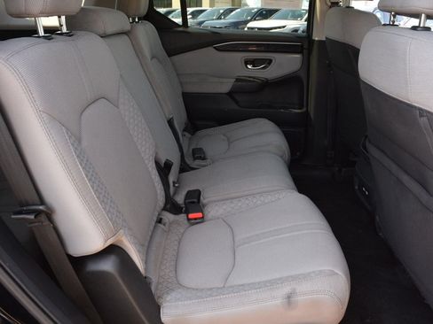 Used 2023 Honda Pilot LX image 19