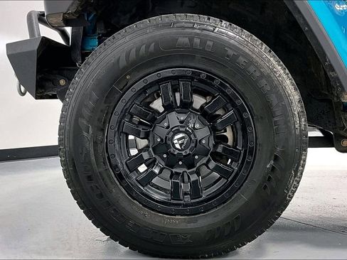 Used 2020 Jeep Wrangler Unlimited Sahara image 11