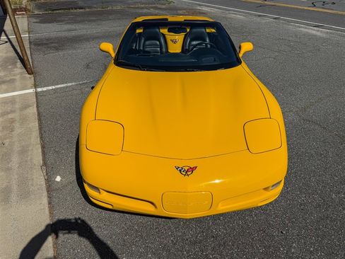 Used 2004 Chevrolet Corvette Convertible w/ Preferred Equipment Group RWD image 13