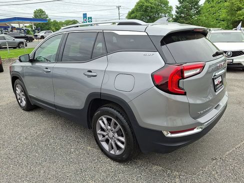 Used 2024 GMC Terrain SLT AWD/4WD image 6