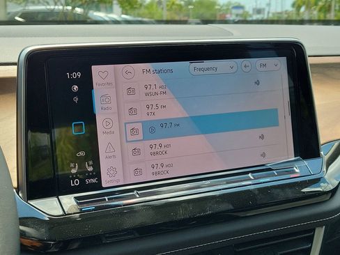 New 2026 Volkswagen Atlas SE FWD image 18