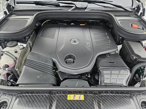 New 2026 Mercedes-Benz GLS 450 4MATIC image 17