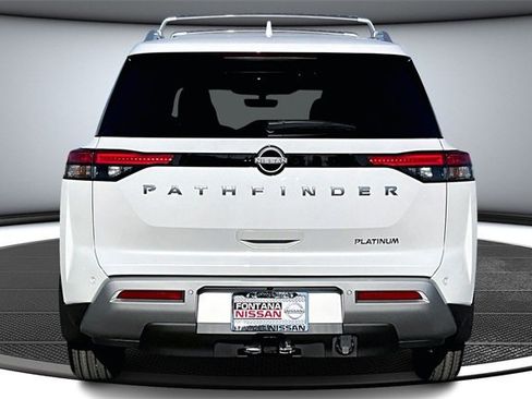 New 2025 Nissan Pathfinder Platinum image 4