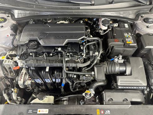Used 2024 Hyundai Elantra Limited FWD image 33