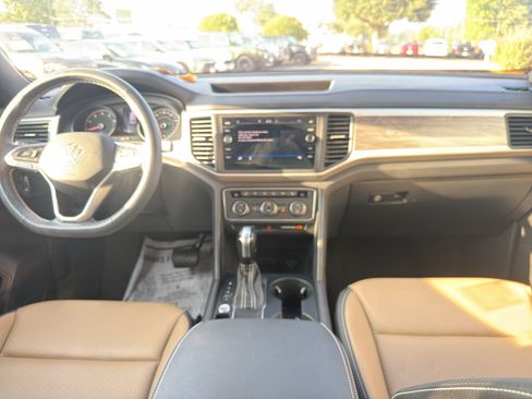 Used 2021 Volkswagen Atlas Cross Sport SE FWD image 14