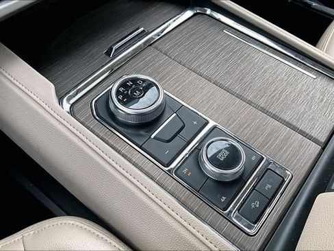 Used 2024 Ford Expedition Max Limited image 33